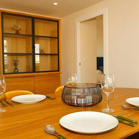 Lovely With Pool, Ac And A Great Terrace Apartment